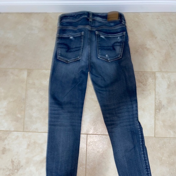 American Eagle High Waisted Jeans - Picture 2 of 2